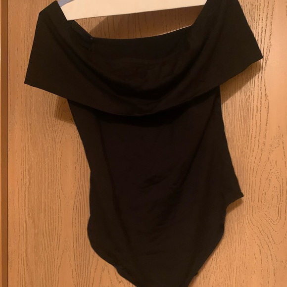 NWOT Off The Shoulder Bodysuit, Size M - Picture 2 of 2